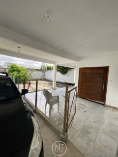 Casa Ampla e Bem Localizada à Venda na Aruana