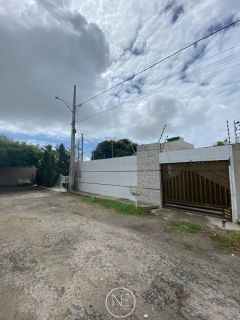 Casa Ampla e Bem Localizada à Venda na Aruana