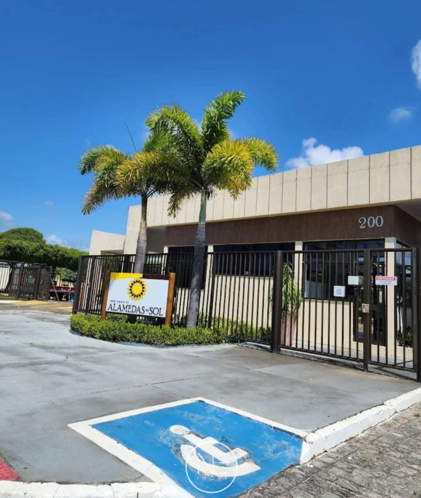 Casa Alto Padrão Mobiliada em Condomínio Fechado - Residencial Alameda do Sol - Aruana