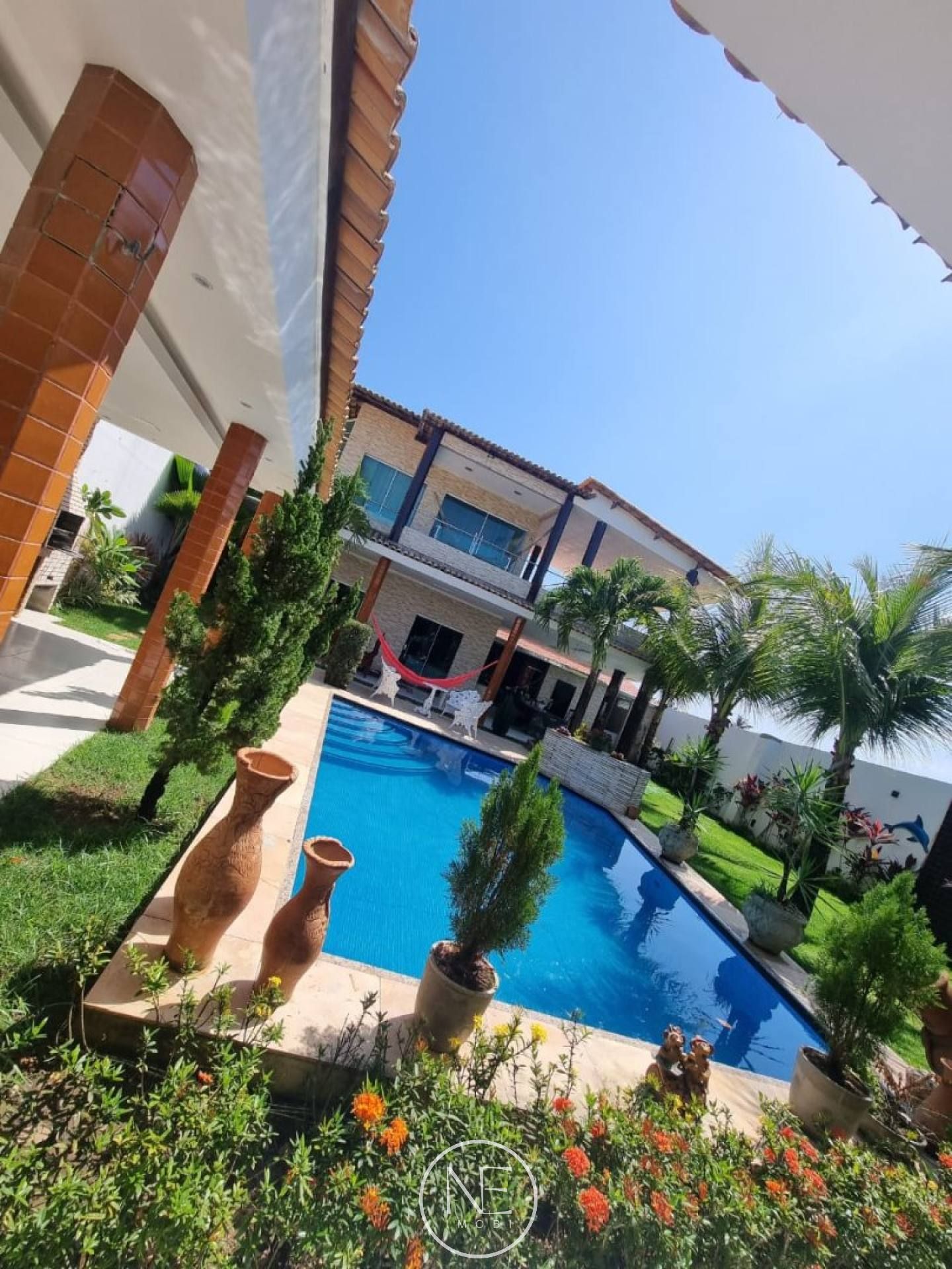 ESPETACULAR RESIDÊNCIA PERTINHO DA PRAIA!