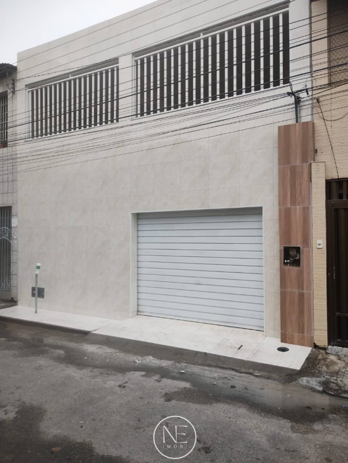 Casa à Venda no Luzia, conjunto Médici