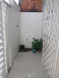 Casa à venda na Coroa do Meio – Localização Imbatível! More a 500 metros da praia.