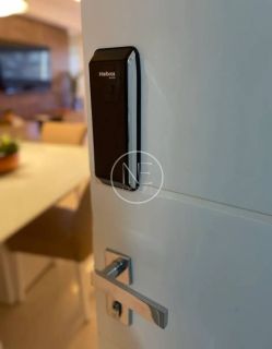 Alugo apartamento todo mobiliado na Atalaia. Localização Imbatível! More a 200 metros da orla.