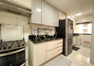 Alugo apartamento todo mobiliado na Atalaia. Localização Imbatível! More a 200 metros da orla.