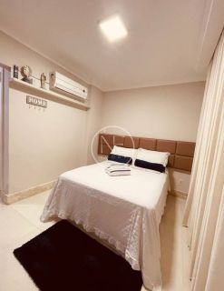 Alugo apartamento todo mobiliado na Atalaia. Localização Imbatível! More a 200 metros da orla.