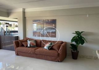 Alugo apartamento todo mobiliado na Atalaia. Localização Imbatível! More a 200 metros da orla.