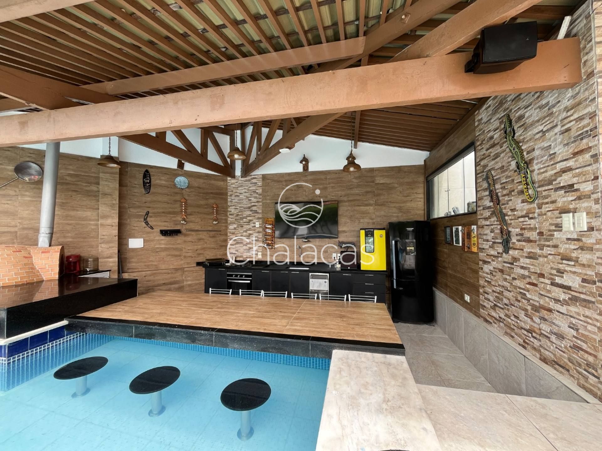VENDA PORTEIRA FECHADA - Casa em Porto de Galinhas Recém reformada