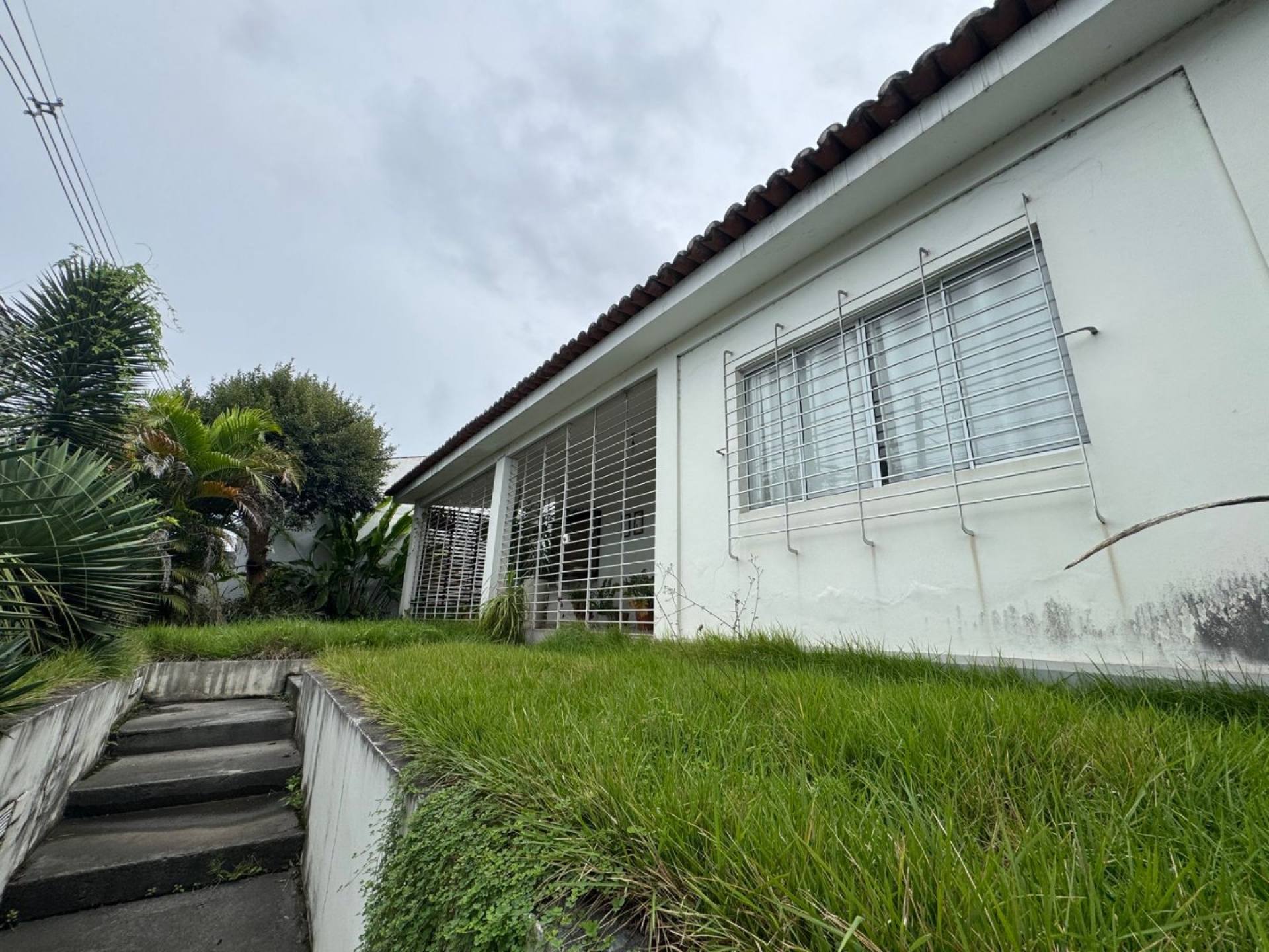 VENDA - CASA AMPLA 3 Qts 174M² - PORTO DA MADEIRA - Terreno 617M²