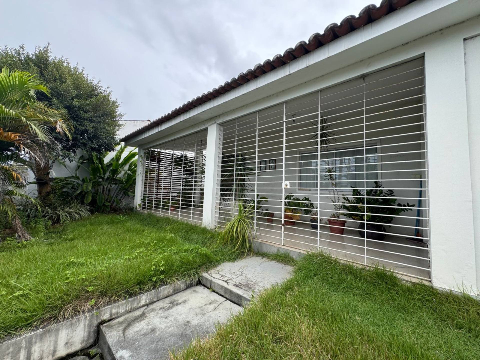 VENDA - CASA AMPLA 3 Qts 174M² - PORTO DA MADEIRA - Terreno 617M²