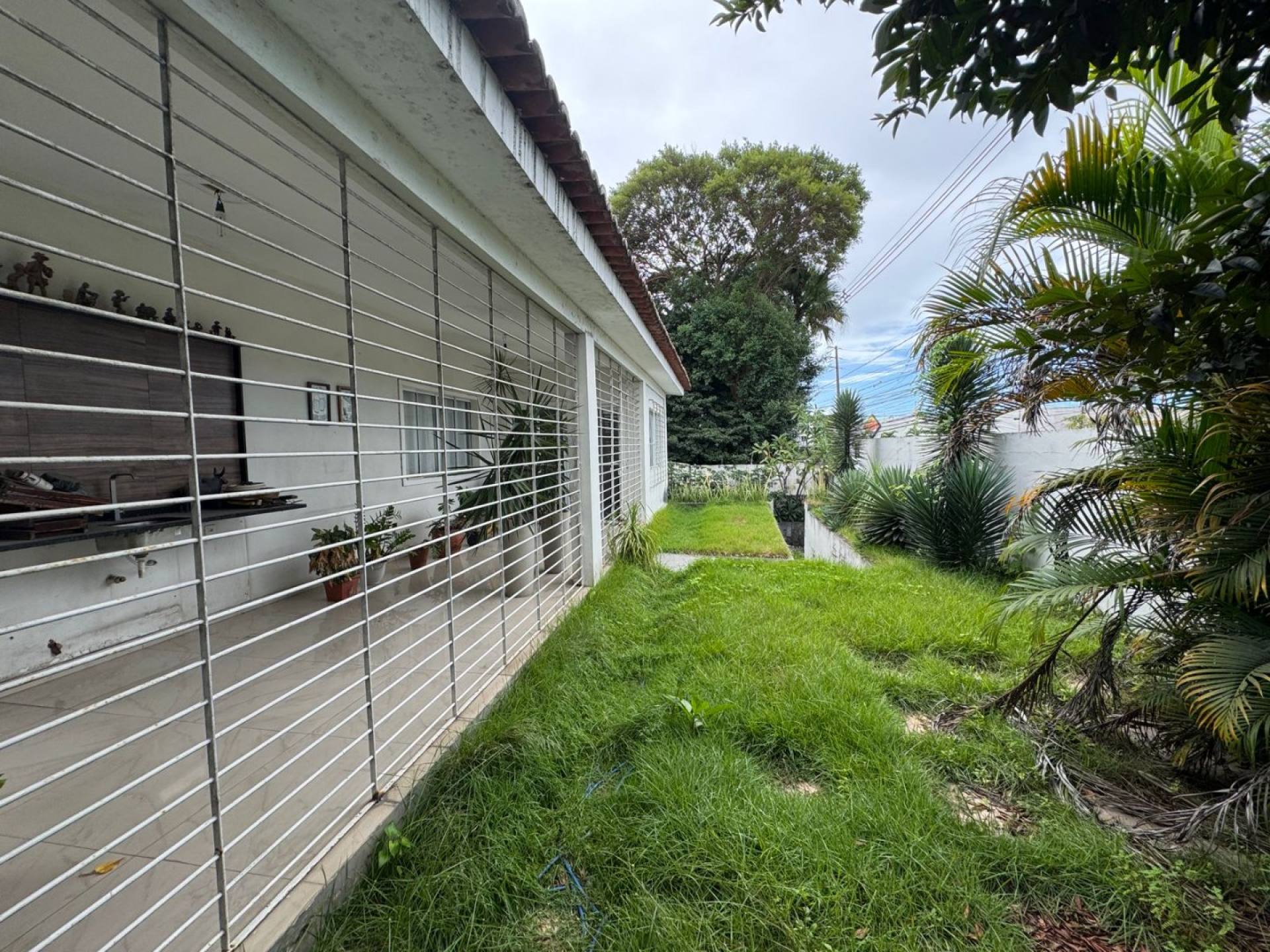 VENDA - CASA AMPLA 3 Qts 174M² - PORTO DA MADEIRA - Terreno 617M²