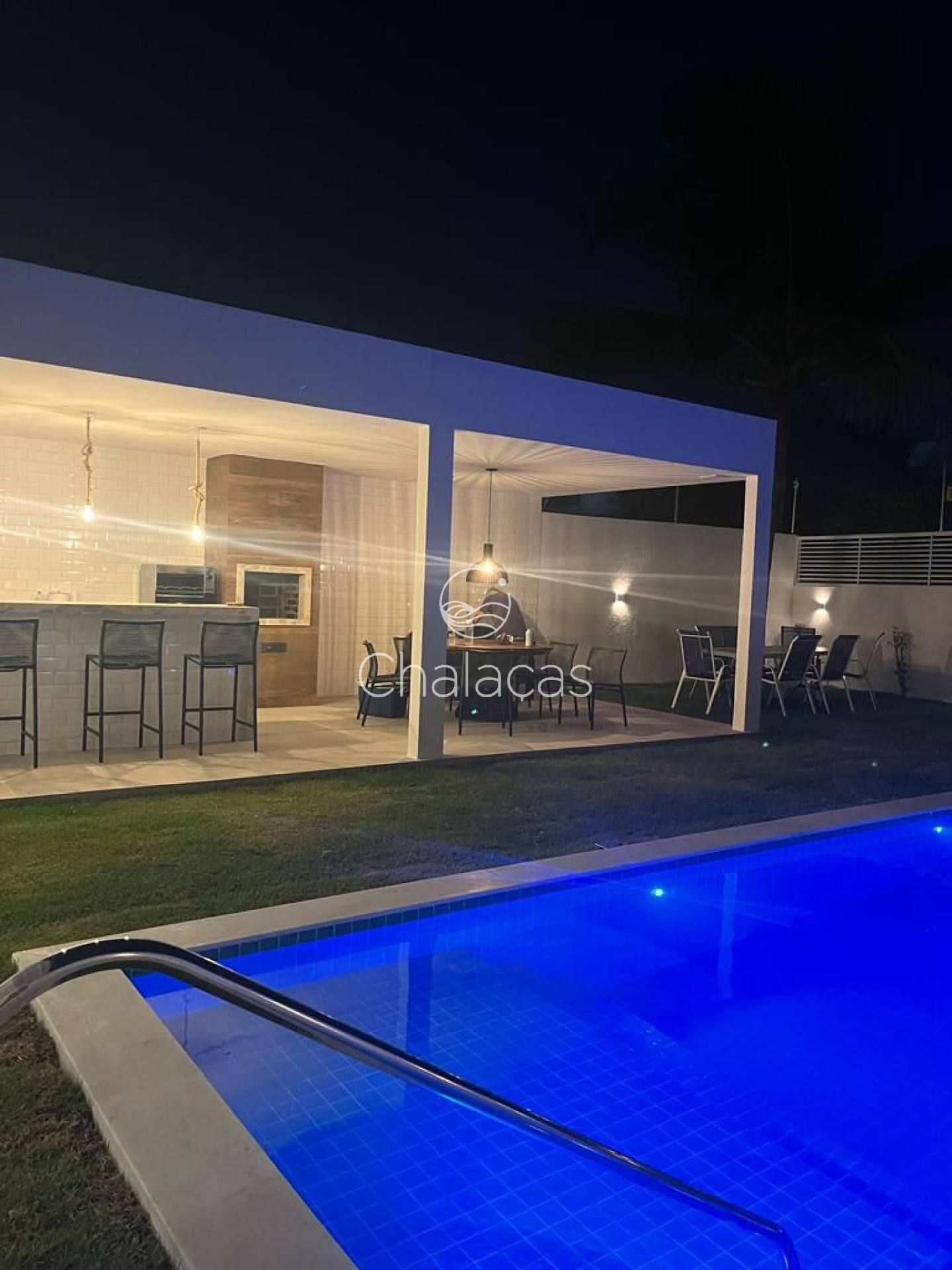 VENDA - 5Qts 250 m² - Praia dos Carneiros - Casa porteira fechada