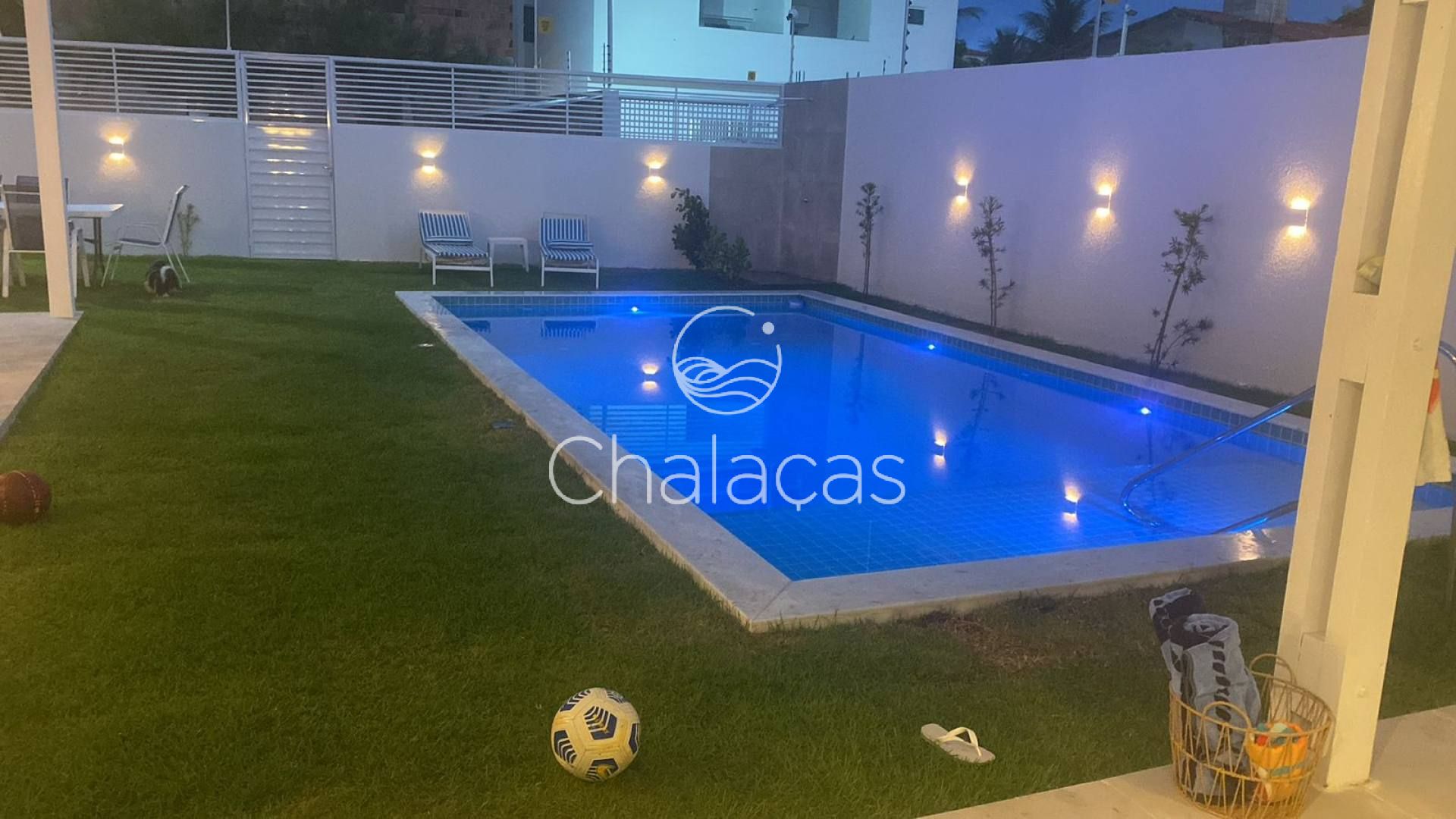 VENDA - 5Qts 250 m² - Praia dos Carneiros - Casa porteira fechada