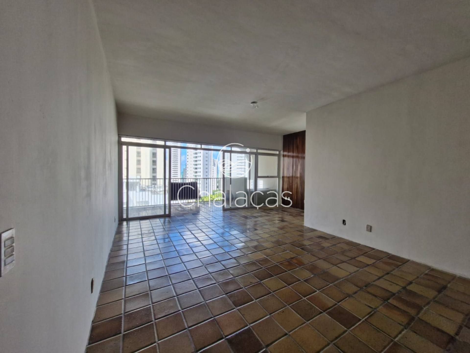 VENDA - 05 Qts 188m² - Boa Viagem - Andar Alto: Charme Vintage, Pé-Direito de 2,90m e Vista Definitiva