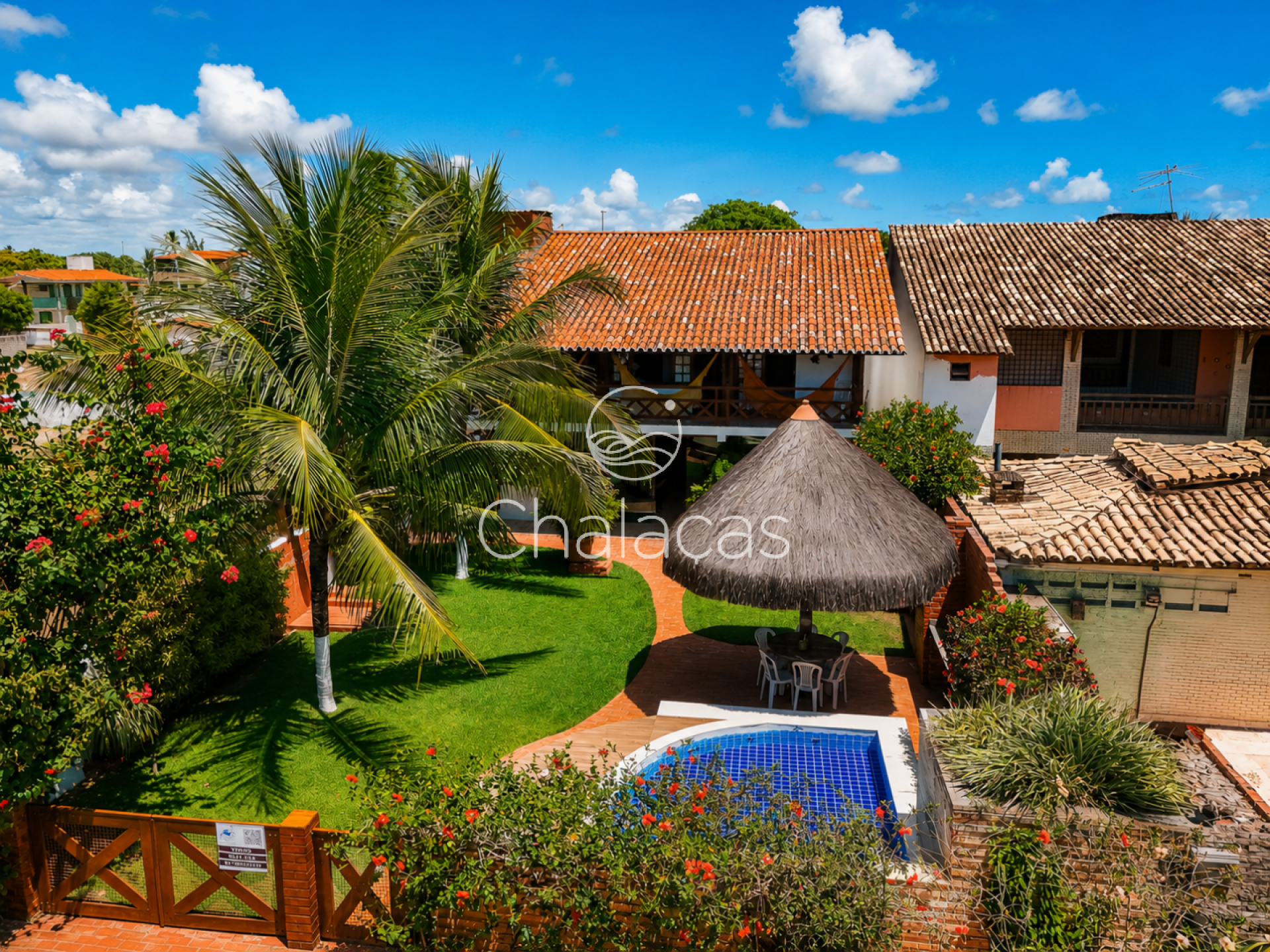 VENDA - 9 Suítes 400m² - Praia de Serrambi - 80 metros da praia com piscina