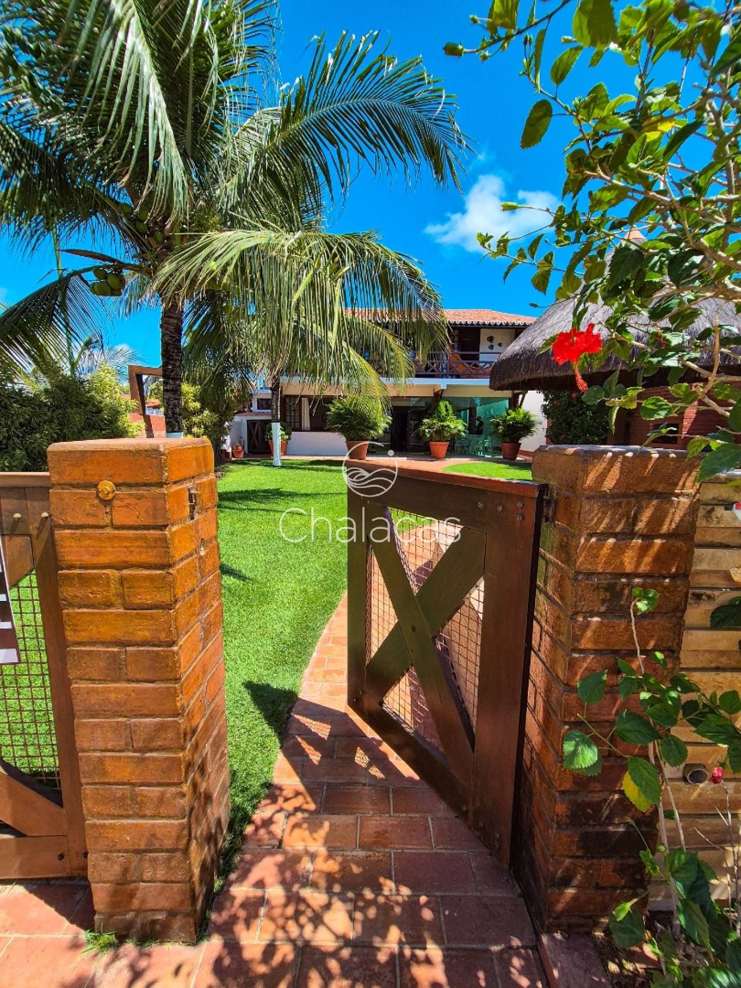 VENDA - 9 Suítes 400m² - Praia de Serrambi - 80 metros da praia com piscina