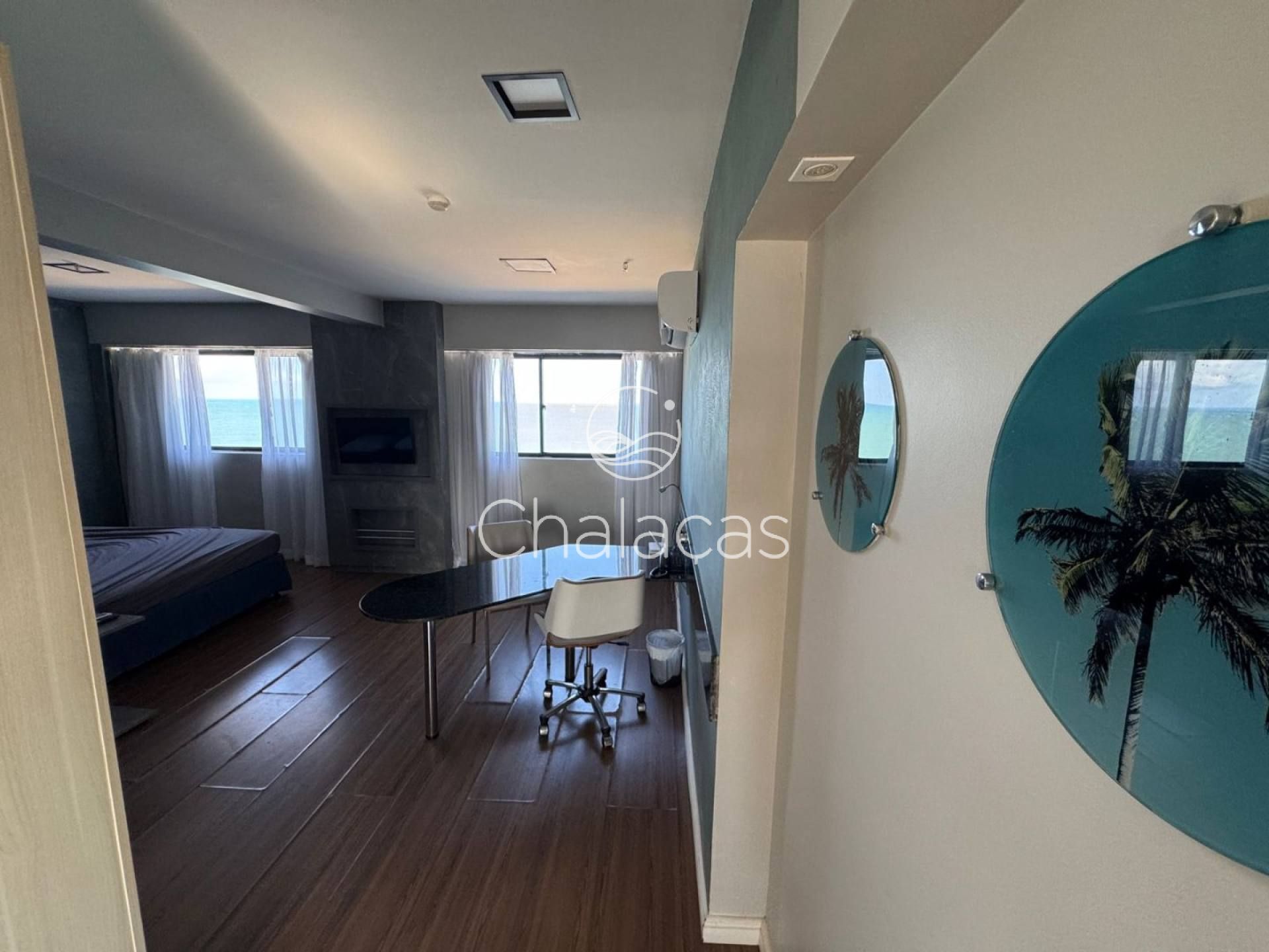 VENDA- FLAT NO EDF MERCURE- MOBILIADO E COM VISTA LIVRE PARA O MAR