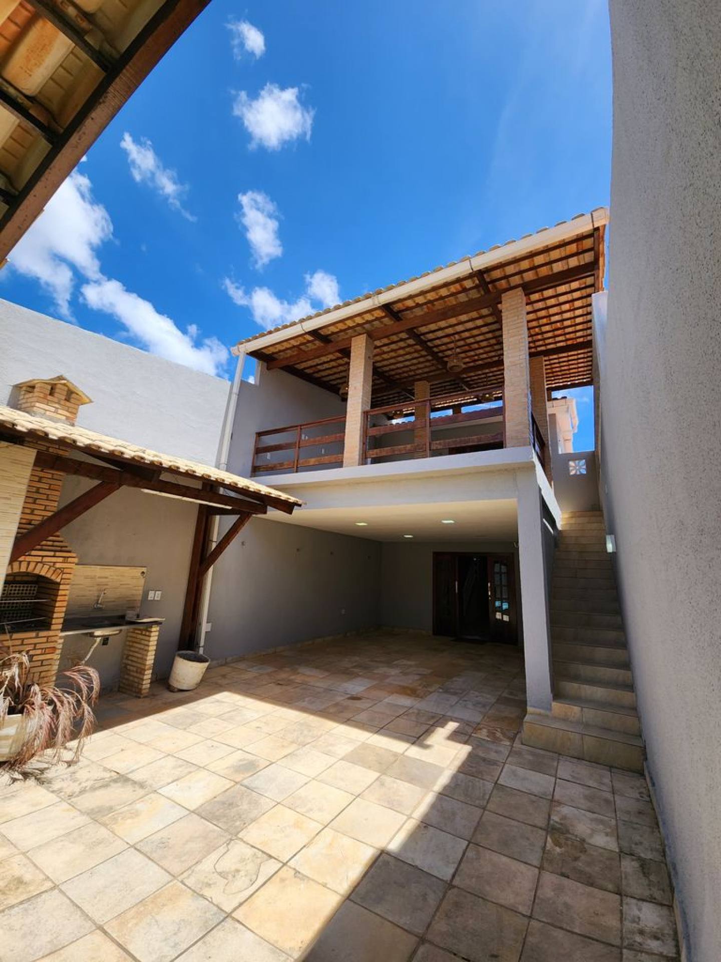 Casa Para Vender com 3 quartos 2 suítes no bairro PAJUÇARA