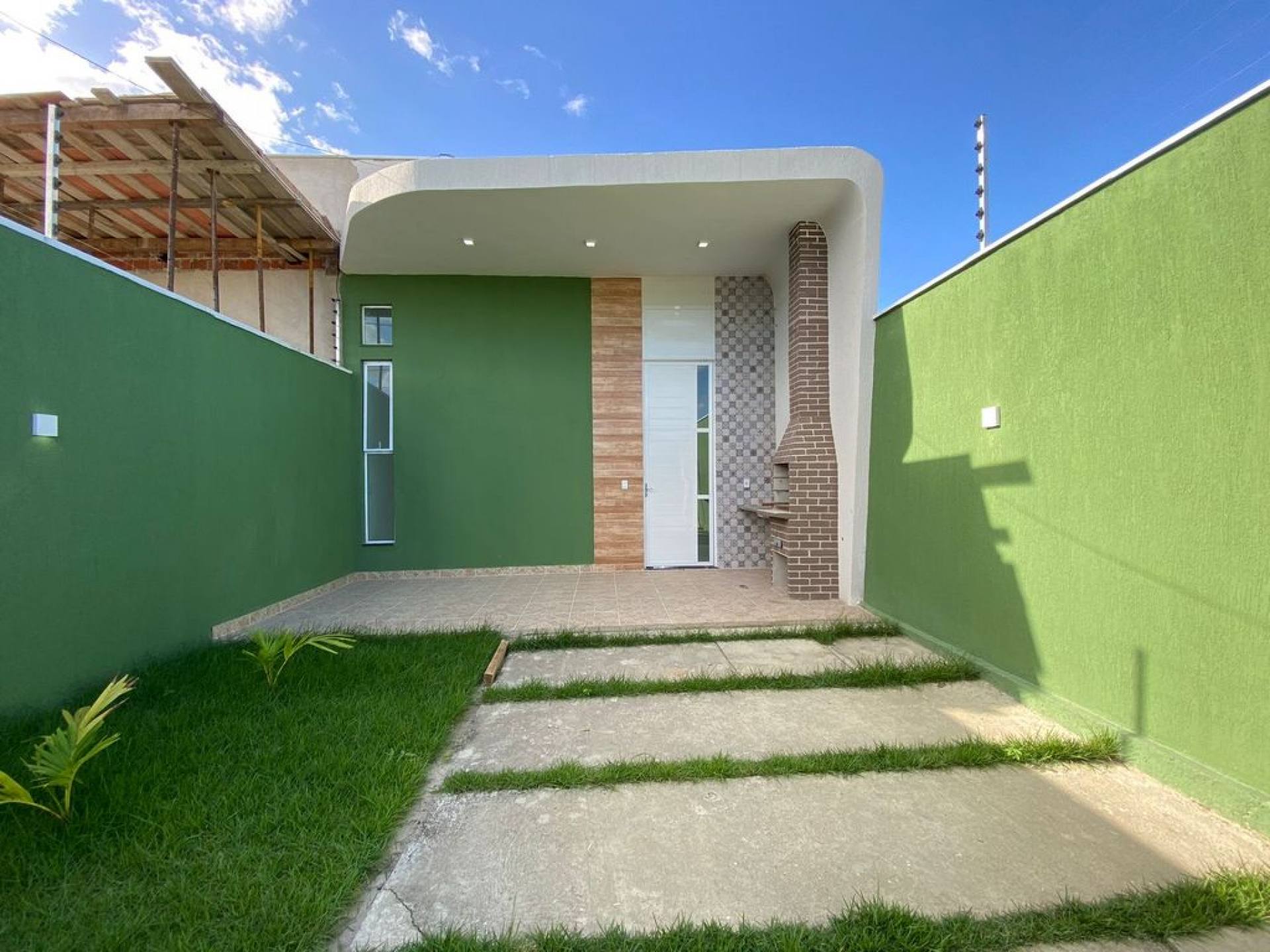 Casa plana a venda na Pacatuba com 2 Quartos pronta para morar!