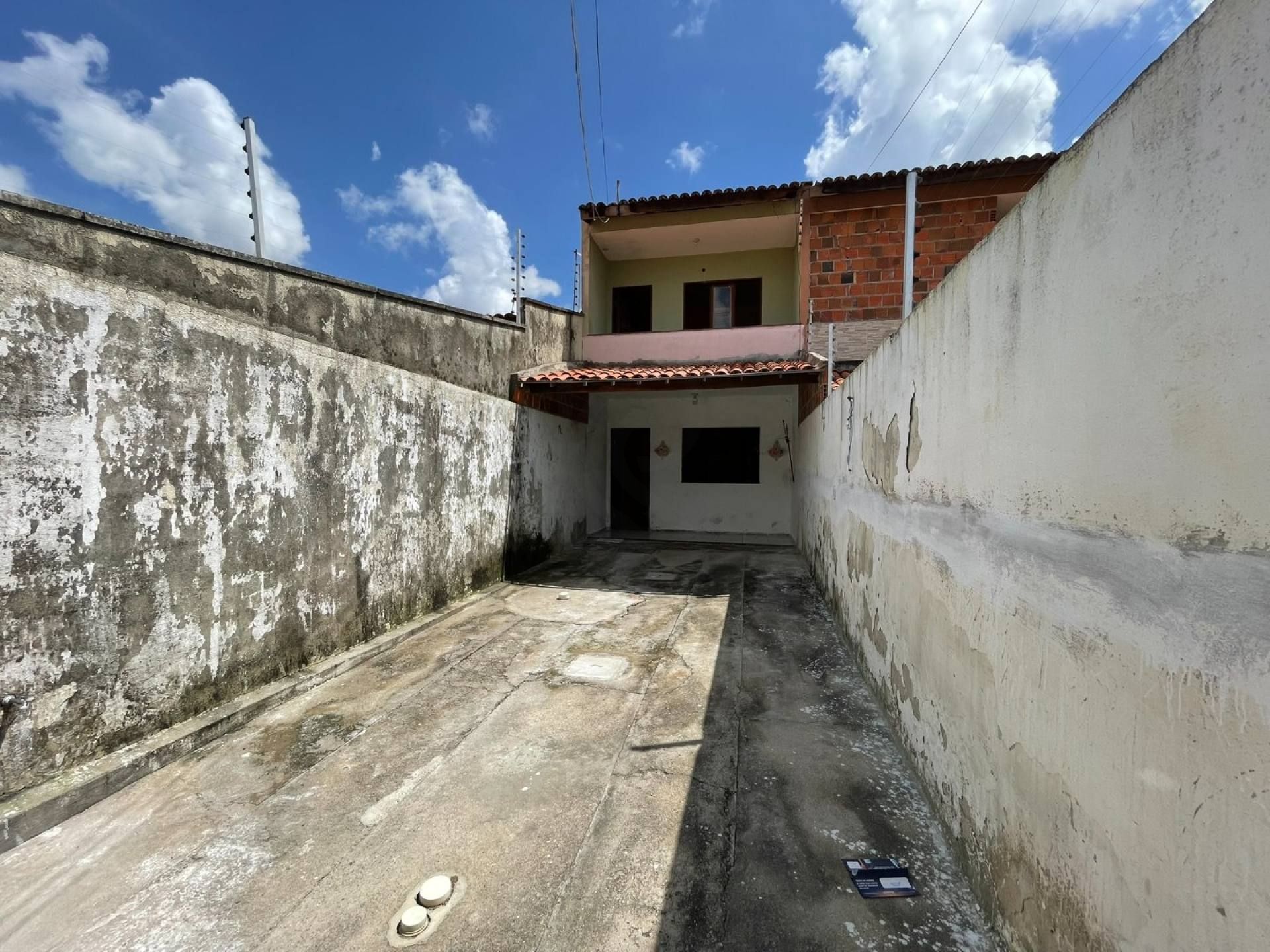 Casa duplex disponível para repasse