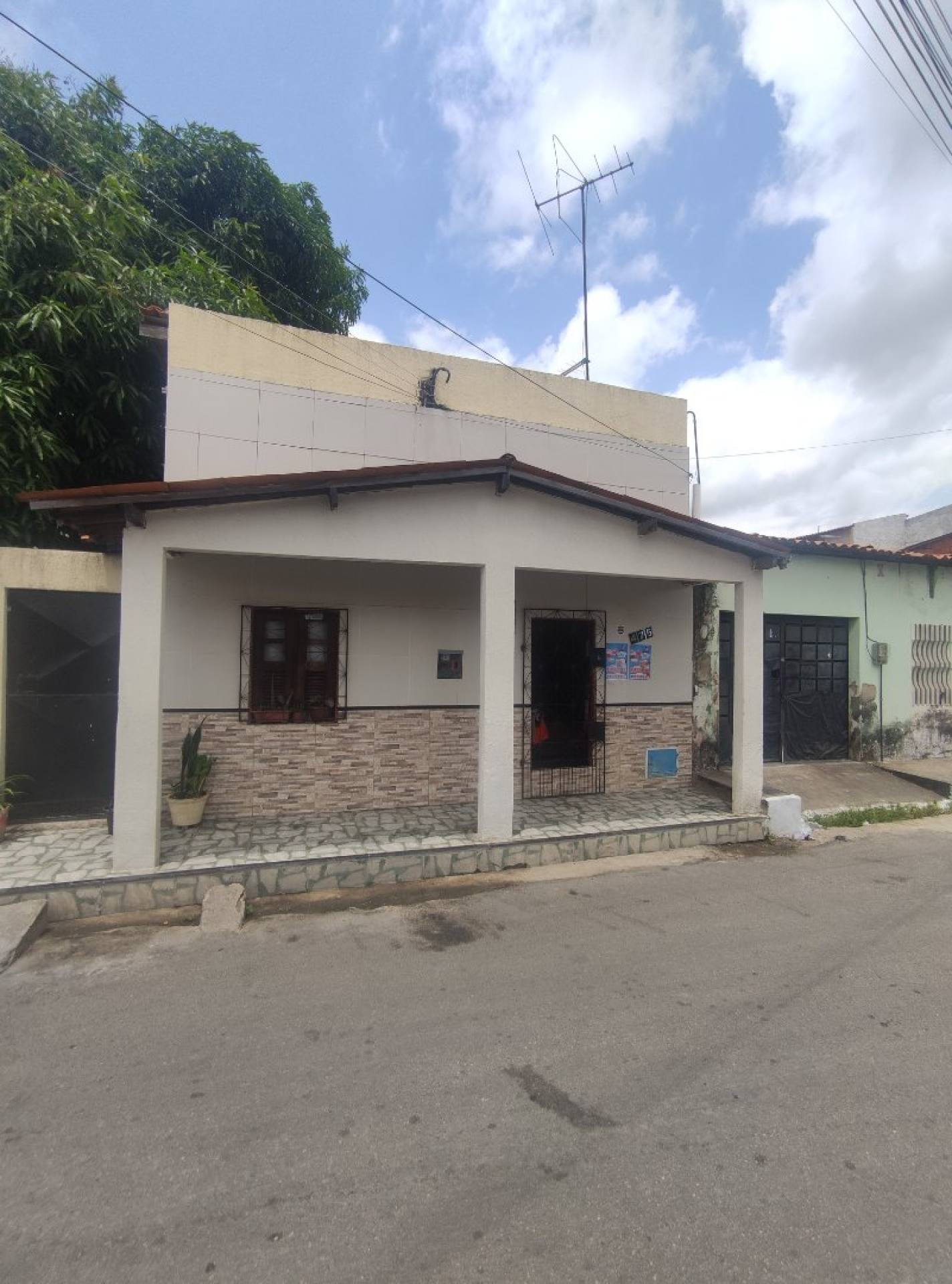 Casa para venda com 2 quartos localizado em um dos bairros mais privilegiados de Maracanaú