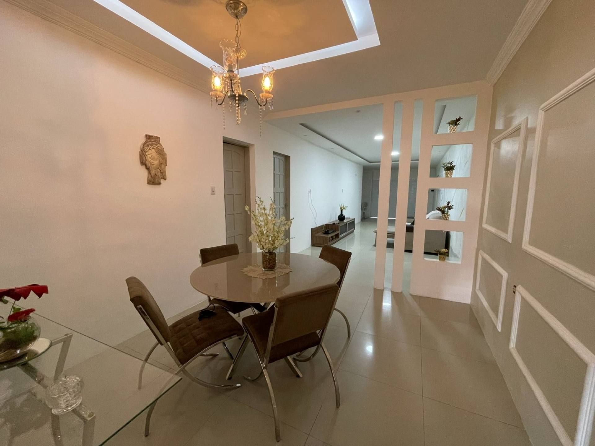 Casa à venda no bairro Mucunã