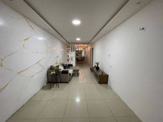 Casa à venda no bairro Mucunã