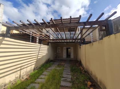 CASA DUPLEX PARA LOCAÇÃO COM CONFORTO E PRATICIDADE NA PAJUÇARA