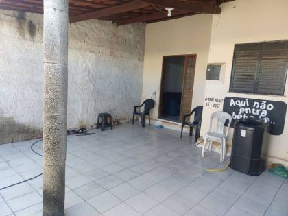 OPORTUNIDADE DE CASA DE 2 QUARTOS