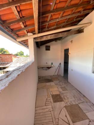 LOCAÇÃO - CASA 2 QUARTOS JAÇANAÚ/ GARAGEM P/ MOTOS