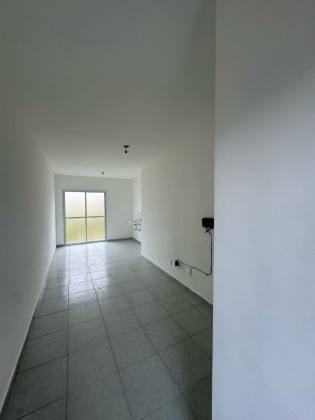 Repasse - Casa em condomínio fechado.