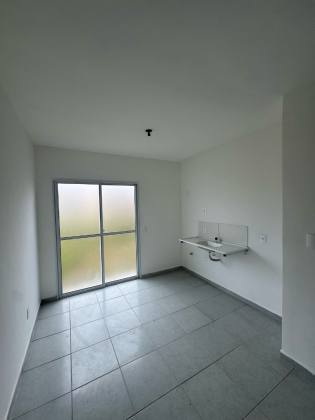 Repasse - Casa em condomínio fechado.