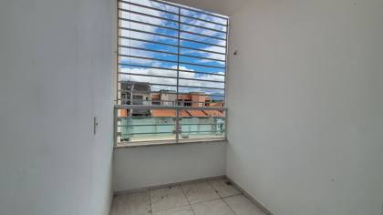 Oportunidade! Sobrado com 3 quartos em MARACANAÚ