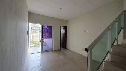 Oportunidade! Sobrado com 3 quartos em MARACANAÚ