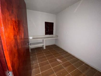 CASA DE 2 QUARTOS - R$ 650 NA MUCUNÃ