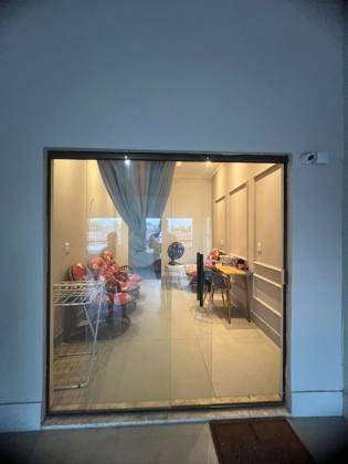 CASA AMPLA DISPONÍVEL