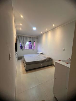 CASA AMPLA DISPONÍVEL