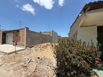 Terreno a venda no Bairro Luzardo Viana em Maracanaú