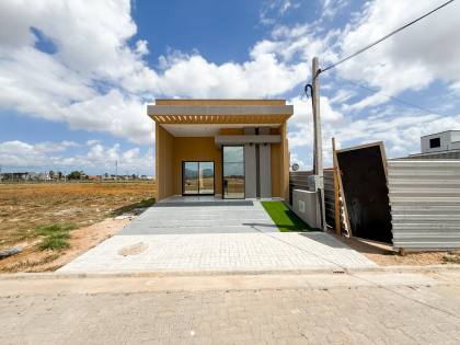 Casa plana de 3 Quartos a venda no Condomínio Recanto das Flores