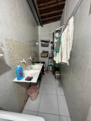 CASA A VENDA POR REPASSE NO RESIDENCIAL 1