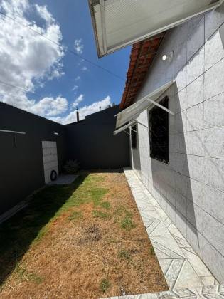 Casa de 3 Quartos - More no Jereissate, pertinho do Shopping Maracanaú.