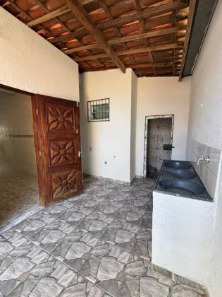 Casa de 3 Quartos - More no Jereissate, pertinho do Shopping Maracanaú.