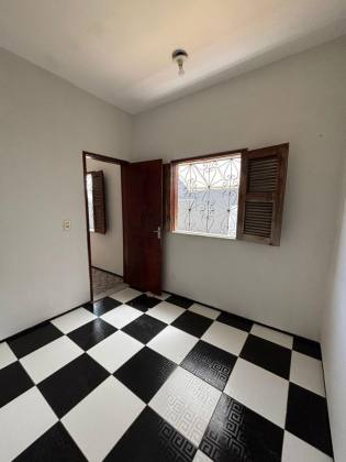 Casa de 3 Quartos - More no Jereissate, pertinho do Shopping Maracanaú.