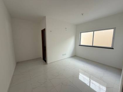 Casa plana com 3 quartos no Luzardo Viana