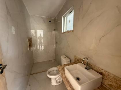 Casa duplex com 3 quartos e varanda