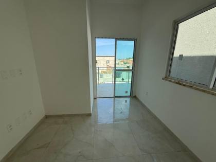 Casa duplex com 3 quartos e varanda