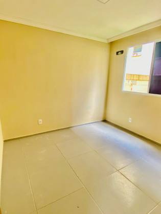 APARTAMENTO 2 QUARTOS COM PROJETADO E QUINTAL