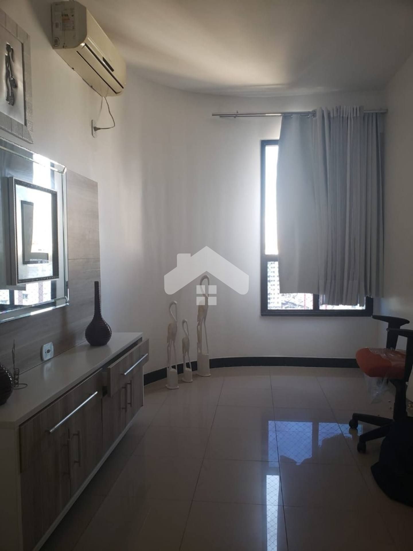 Apartamento com 4 quartos sendo 2 suítes no bairro 13 de Julho