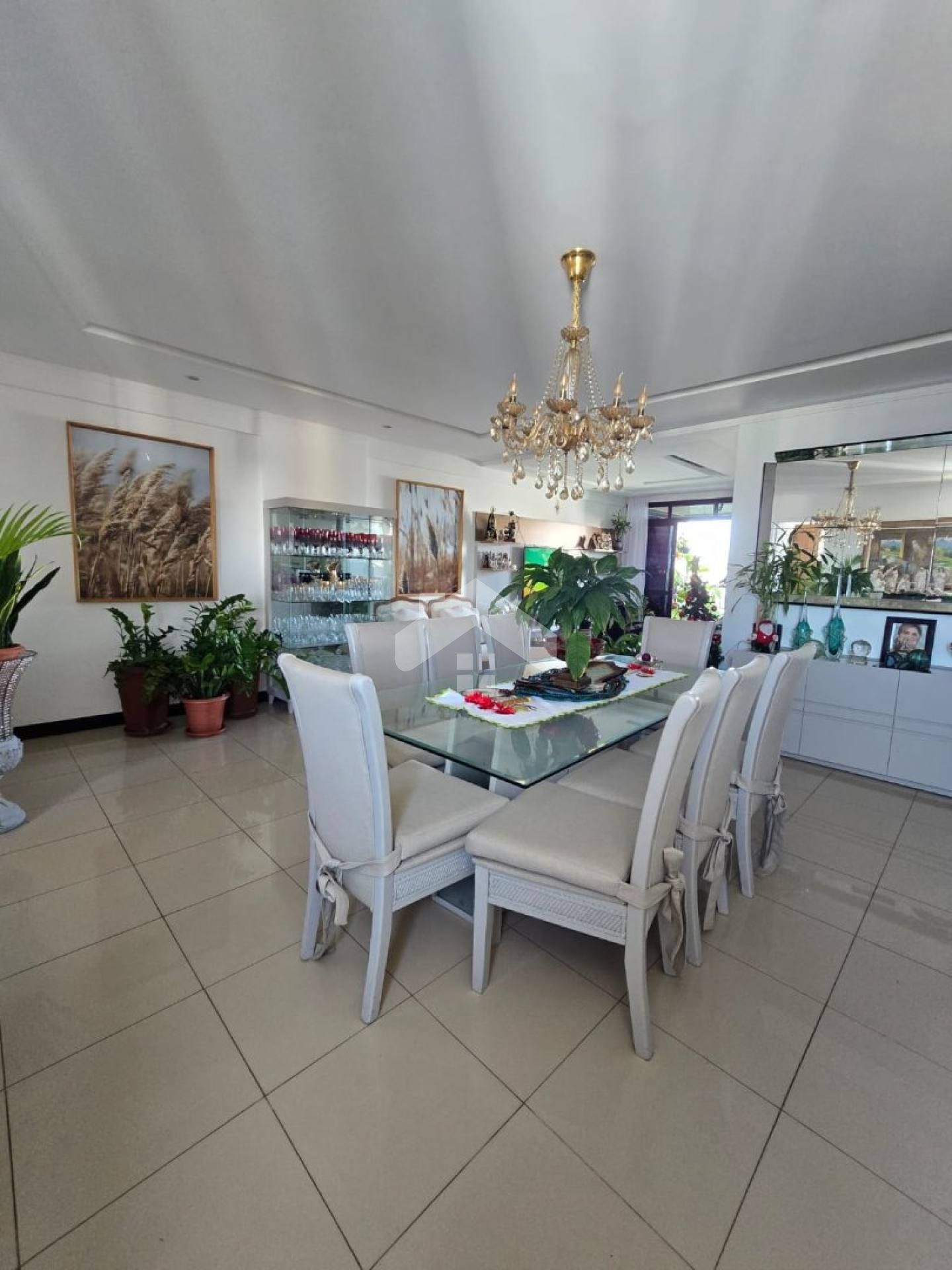 Apartamento com 4 quartos sendo 2 suítes no bairro 13 de Julho