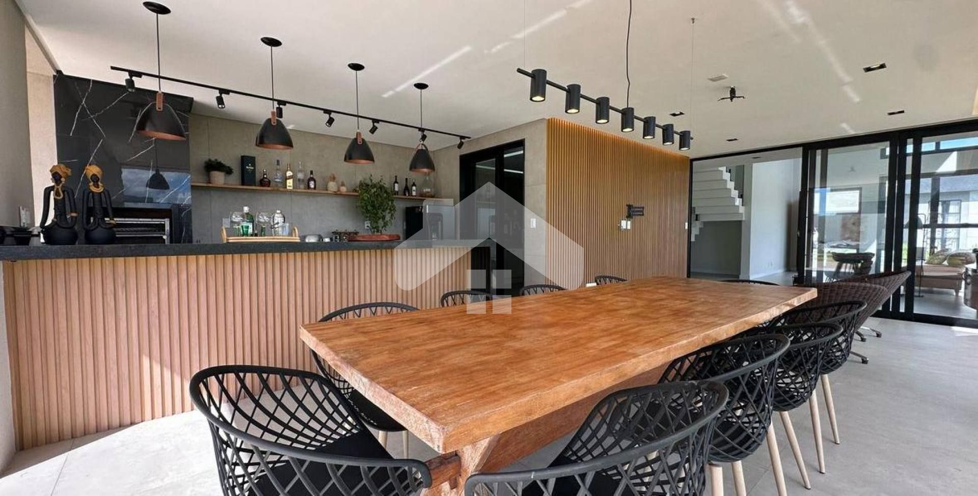 Casa no Condomínio Thai Residence para Vender com 5 quartos 4 suítes em Barra Dos Coqueiros