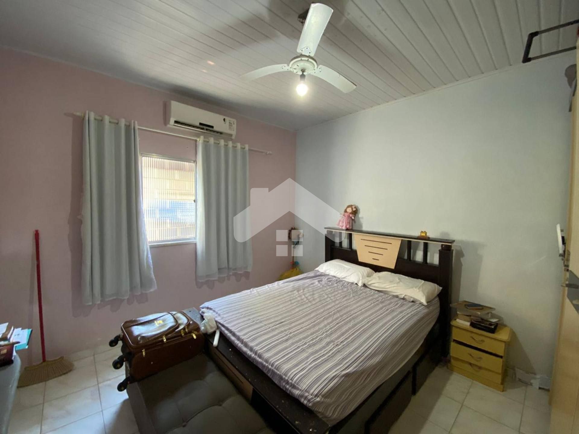 Casa Para Vender com 3 quartos 1 suíte no bairro Aruana em Aracaju